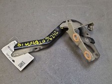 Charnière capot avant droite