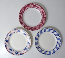 3 anciennes assiettes plates