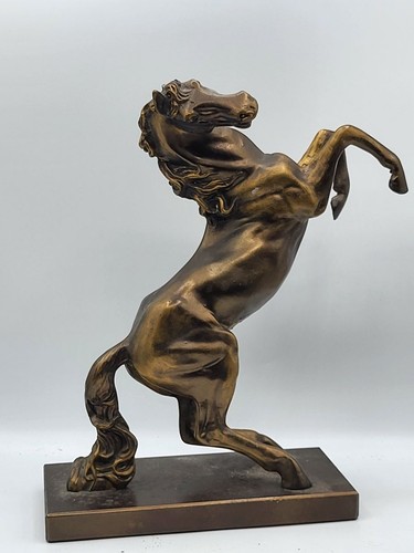 Sculpture cheval cabré - #xo,