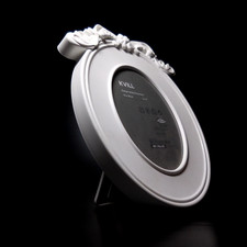 N23.550 cadre photo médaillon ovale Kvill Helena Svensson Ikea Suède deco blanc