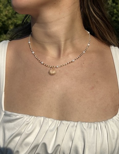 Collier coquillage - , en