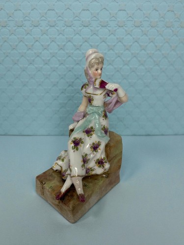 Objet vitrine porcelaine - vitrine,,