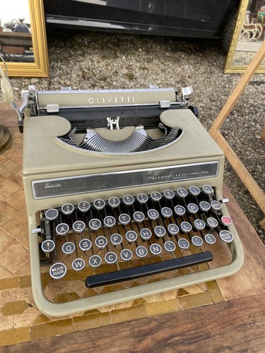 Machine écrire olivetti - Écrire,