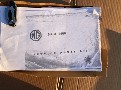 Mga 1600 copie livre - 1600, de