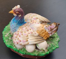 Staffordshire, Poule couvant