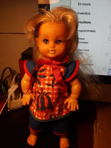 Petite poupée bella - bella,