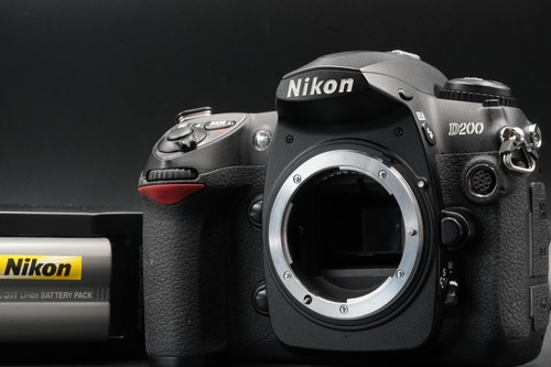 Only cut nikon d200 - only, cut!!