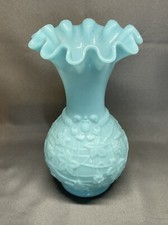 VASE EN VERRE OPALINE BLEUE
