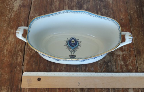 Rare petite soupière - , ou