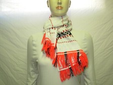 Écharpe blanche rouge et