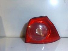 Feu arriere principal droit