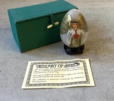 Hand Painted Porcelain Egg Treasury of Angels Heart Boxed & Stand Glass Reverse