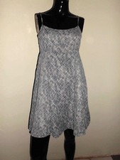 LEGERE ROBE DOUBLER H&M A MOTIF RECTANGLE BLEU ET GRIS  FINE BRETELLE T:34/36