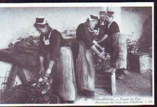 1985  --  CONCARNEAU  DEGRAISSAGE DES BOITES SARDINERIE  T758