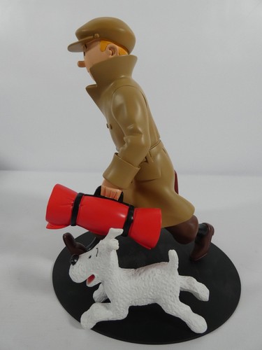 Une statuette tintin et - de,