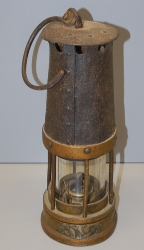 Ancienne lampe de mineur - lampe,