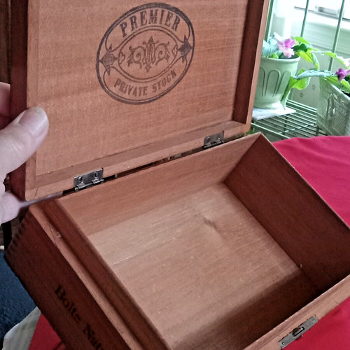 Wood cigar box - cigar, boite