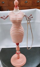 Présentoir bijoux en bois