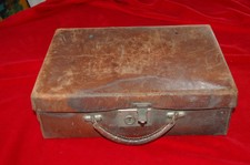 Ancienne petite valise de