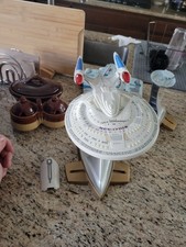 Star Trek First Contact USS Enterprise E with Stand 1996 Playmates