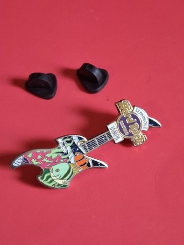 Pin hard rock cafe guitare - cafe,