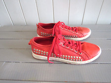 BASKETS EN CUIR ROUGE P 37