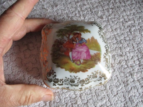 Ancienne petite bonbonnière - petite,