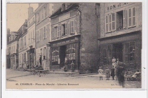Chablis place du - :, marché