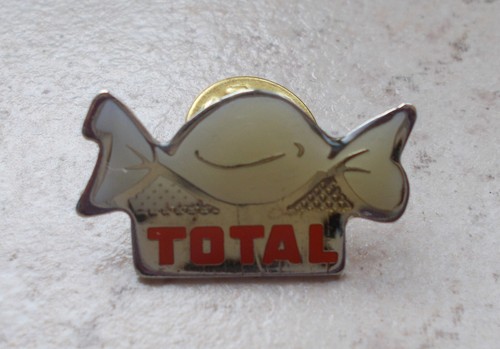 Badge vintage pins pétrole - badge,