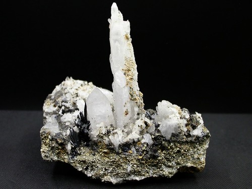 Quartz antimonite pyrite - +,