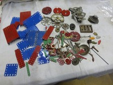 LOT DE PIECES MECCANO