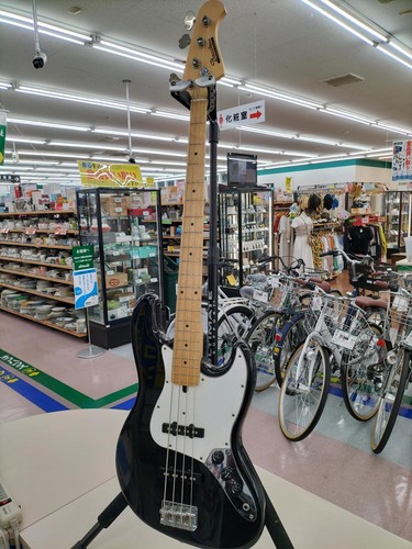 Guitare basse électrique