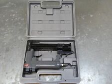 AGRAFEUSE CLOUEUSE PNEUMATIQUE