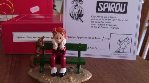 Pixi spirou spip sur banc - ,