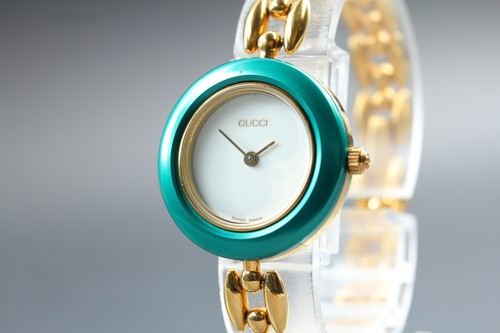 Presque comme neuve montre - [presque, neuve]