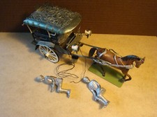 CALECHE EN TÔLE DECOREE -