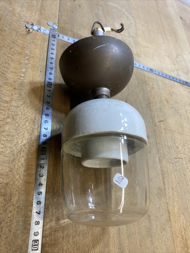 Ancienne lampe d - n., 'atelier