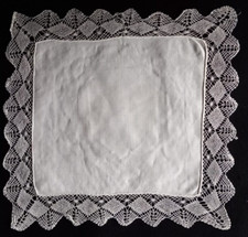 ANTIQUE LINEN HANDKERCHIEF 25 CENTIMETERS SQUARE
