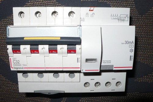 Legrand disjoncteur 409358 - disjoncteur,