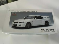 SEALED AutoArt 1/18 Nissan Skyline R34 V-SPEC 2 WHITE GT-R GTR 77337 UPGRADED