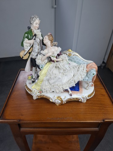 Grande figurine porcelaine - grande,