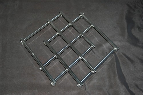 Dessous plat articulé en - dessous,