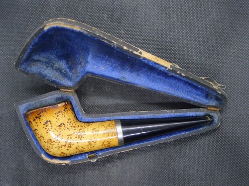 Ancienne pipe terre - ancienne, cuite