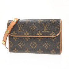LOUIS VUITTON Pochette