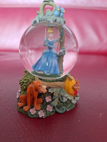 Boule neige figurine - à,