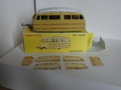 Voiture miniature dinky toys - dinky,
