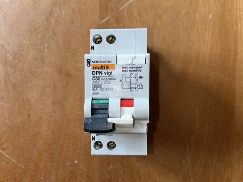 Disjoncteur differentiel 32a - differentiel,