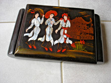 boite à bijoux laquée à