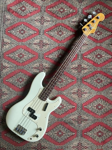 Vintage fender precision bass - fender,