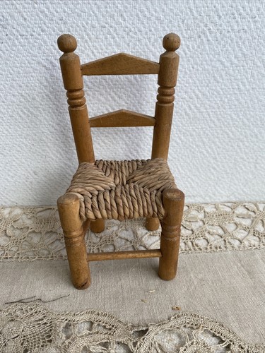 Ancienne petite chaise paille - ancienne,